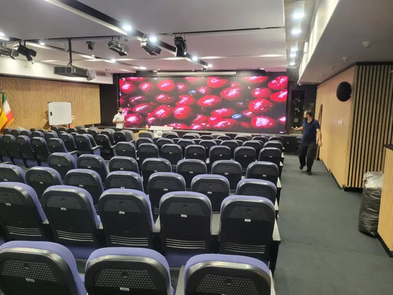 1738831372202123.jpg 中東室內P1.25 COB LED屏 9x2.7m.jpg